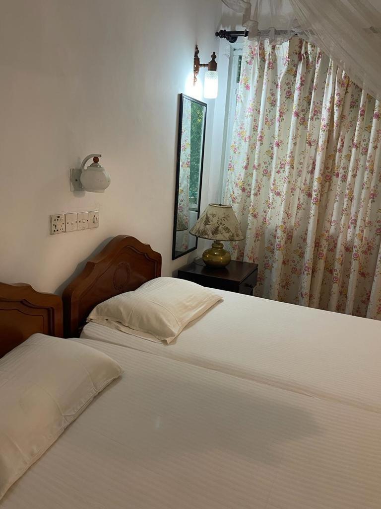 Kandy Inn Madugalle'S Family Guest House Dış mekan fotoğraf