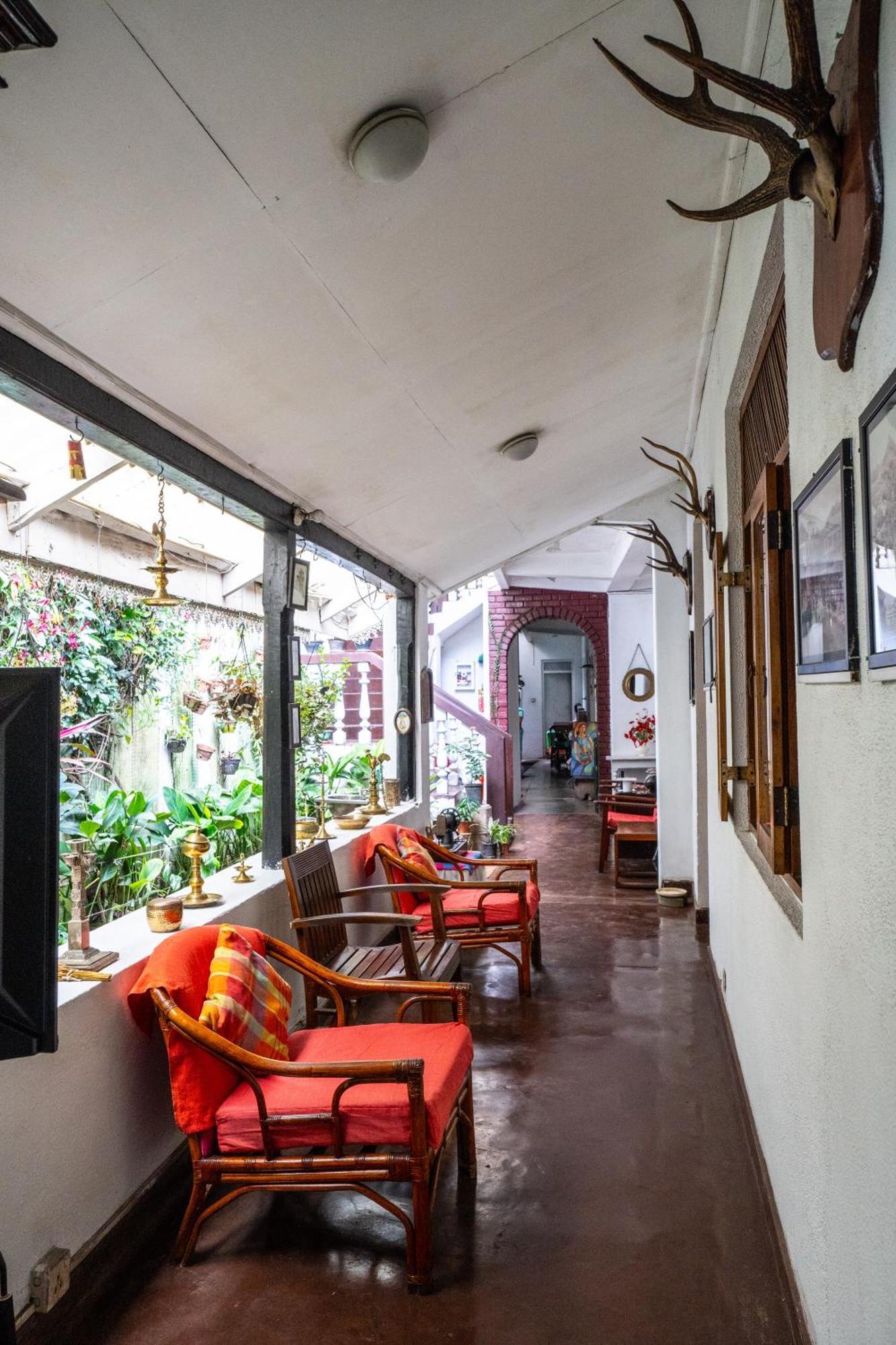 Kandy Inn Madugalle'S Family Guest House Dış mekan fotoğraf
