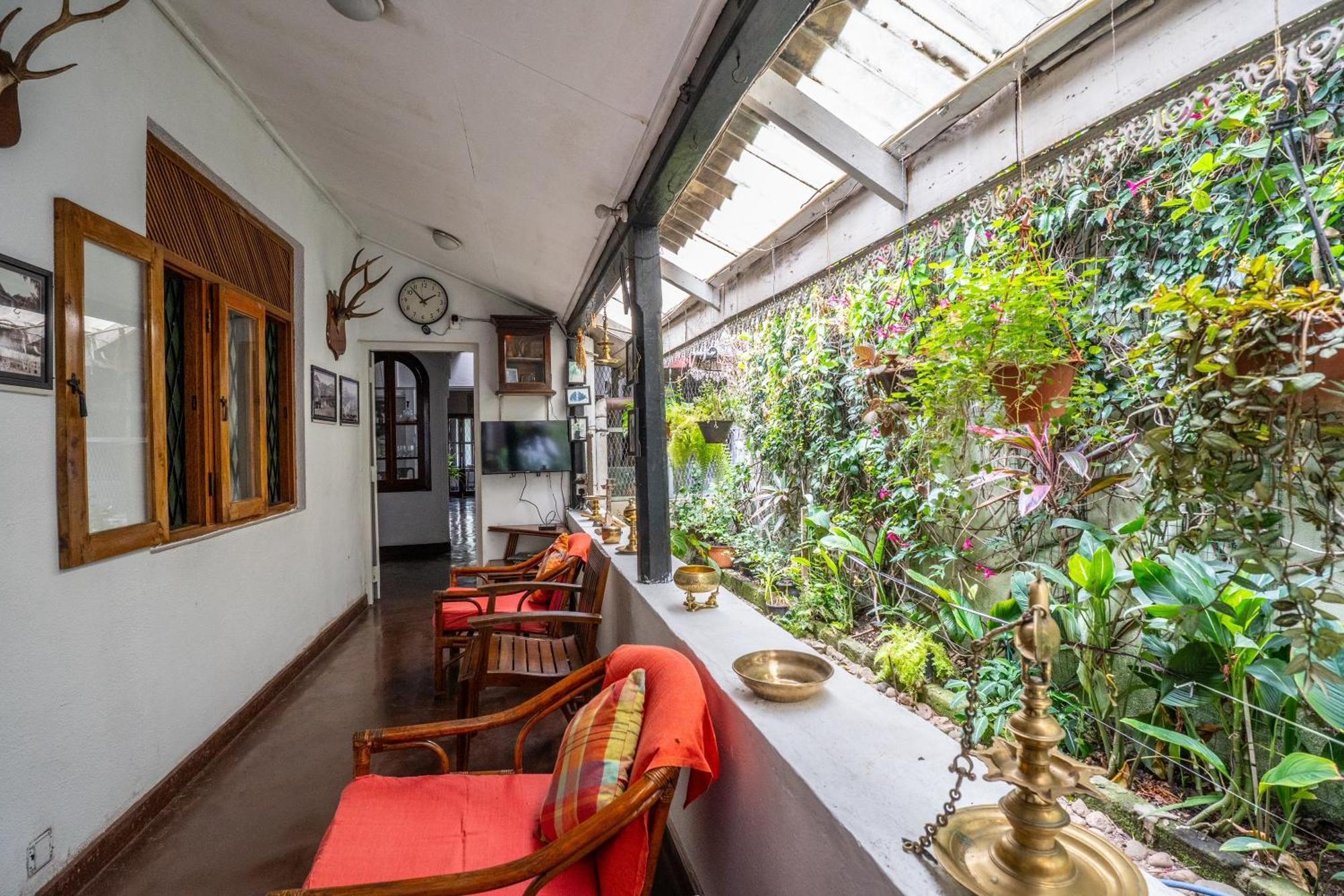 Kandy Inn Madugalle'S Family Guest House Dış mekan fotoğraf