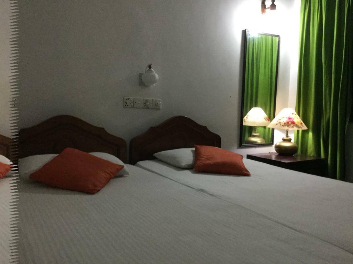 Kandy Inn Madugalle'S Family Guest House Dış mekan fotoğraf